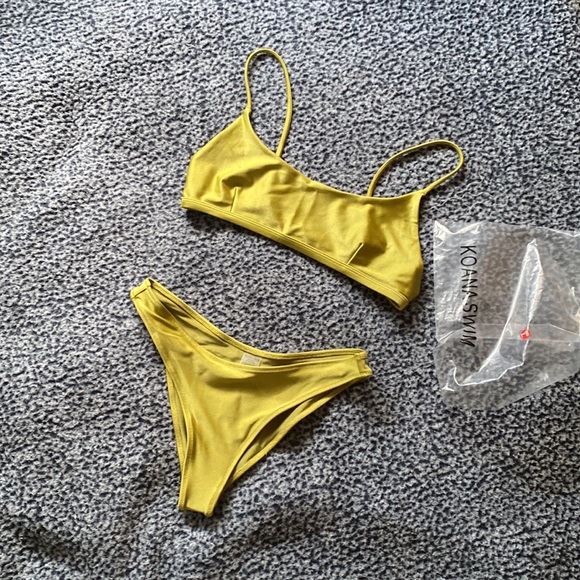 Koana Swim Honeydew Gemma Top and Piper Moderate Coverage Bottom - Picture 4 of 4